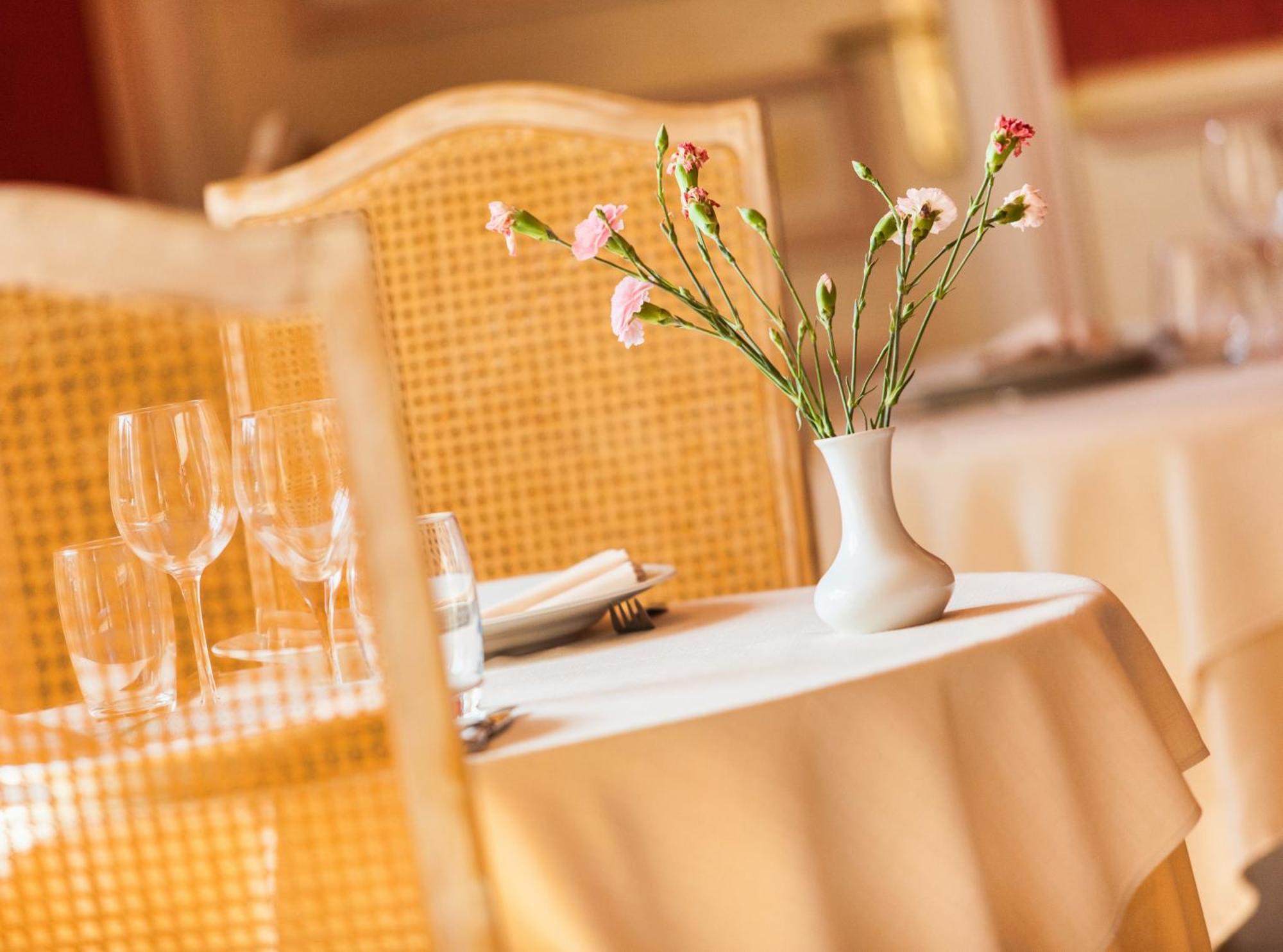 Logis Hotel Restaurant L'Ile De Sees Mace Bagian luar foto