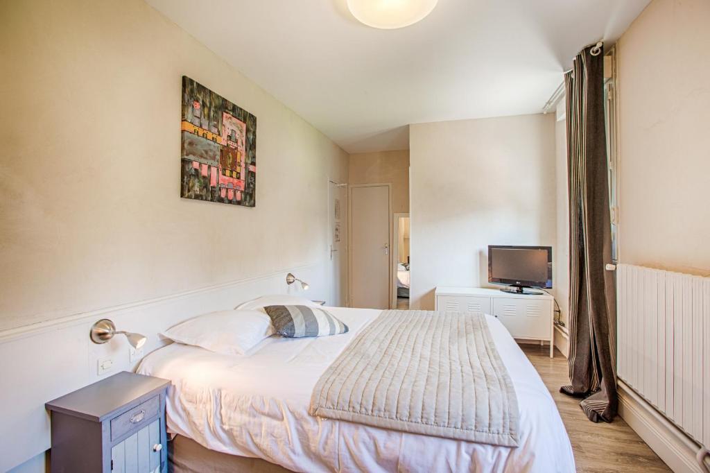 Logis Hotel Restaurant L'Ile De Sees Mace Ruang foto