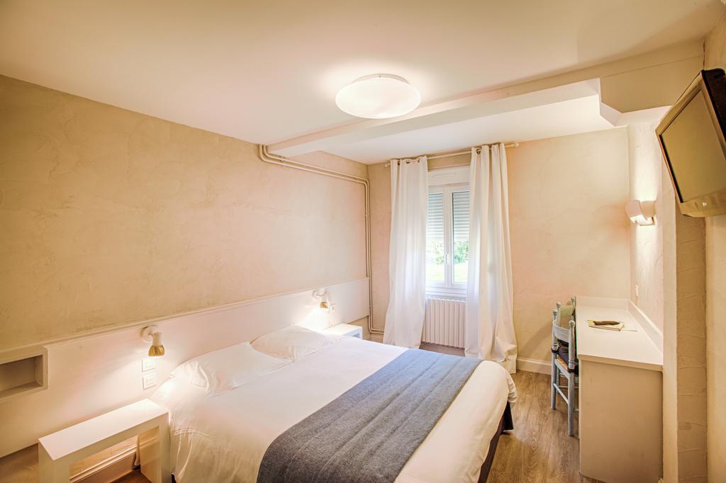 Logis Hotel Restaurant L'Ile De Sees Mace Bagian luar foto